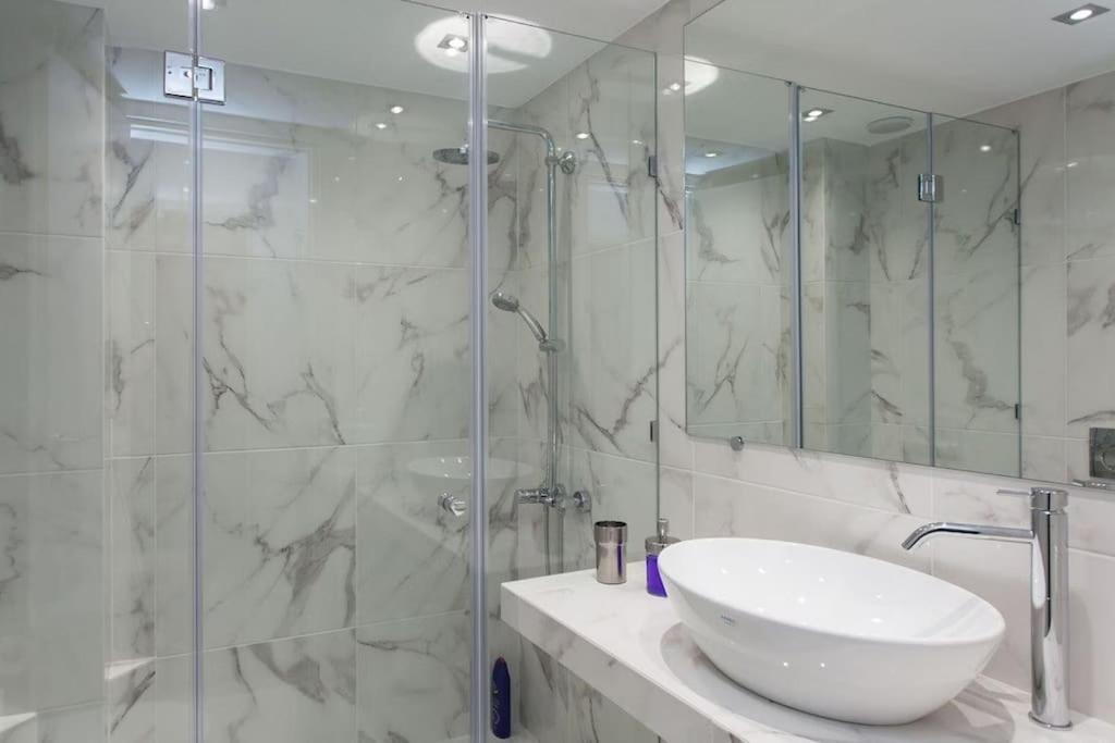 Koukaki Urban And Cozy Apartment เอเธนส์ ภายนอก รูปภาพ